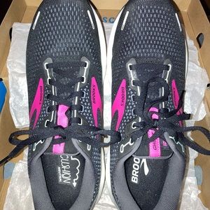 NEW!!AUTHENTIC!! Brooks Ghost 14  Black and Pink Running Shoes